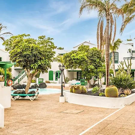 Hébergement de vacances Nice Home In Puerto Del Carmen - Ti With Outdoor Swimming Pool, Wifi And 3 Bedrooms *