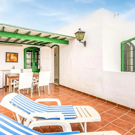 Nice home in Puerto del Carmen - Tí with Outdoor swimming pool, WiFi&3 Bedrooms * Los Pocillos